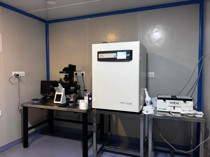 Fertility laboratory setting supporting reproductive health assessment